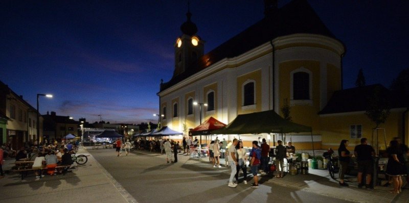 Kulturní setkání na náměstí